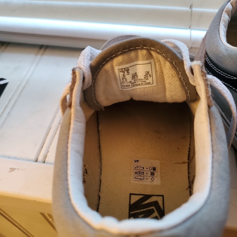 Vans - Picture 4 of 4